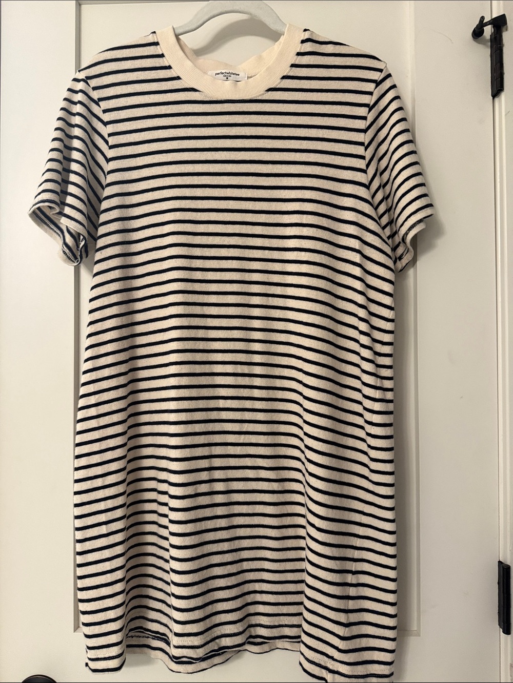 Perfect White Tee ‘Rhett Dress’ - Picture 2 of 3